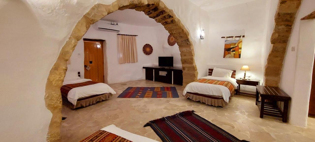Hayat Zaman Hotel And Resort Petra Вади Муса Екстериор снимка