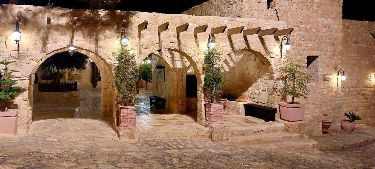 Hayat Zaman Hotel And Resort Petra Вади Муса Екстериор снимка