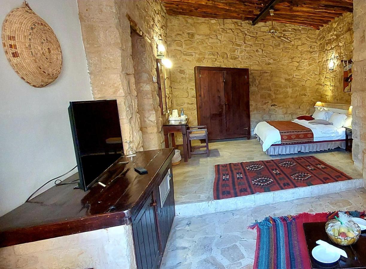 Hayat Zaman Hotel And Resort Petra Вади Муса Екстериор снимка