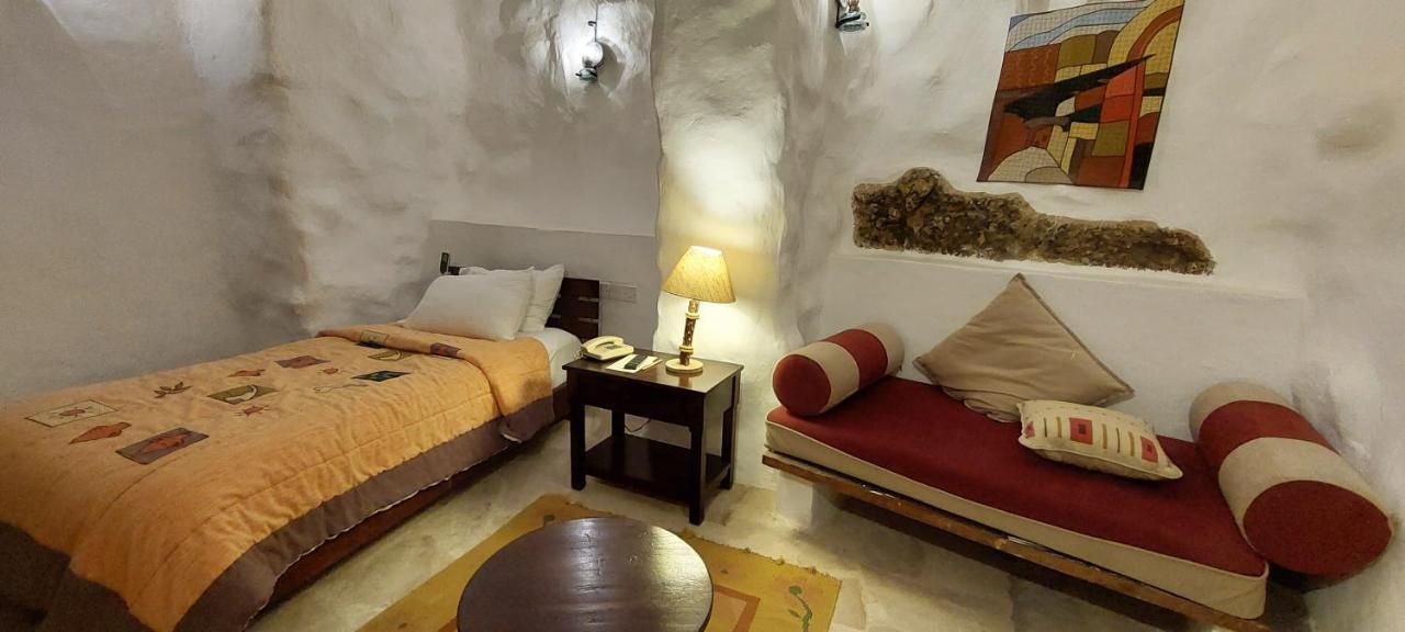 Hayat Zaman Hotel And Resort Petra Вади Муса Екстериор снимка