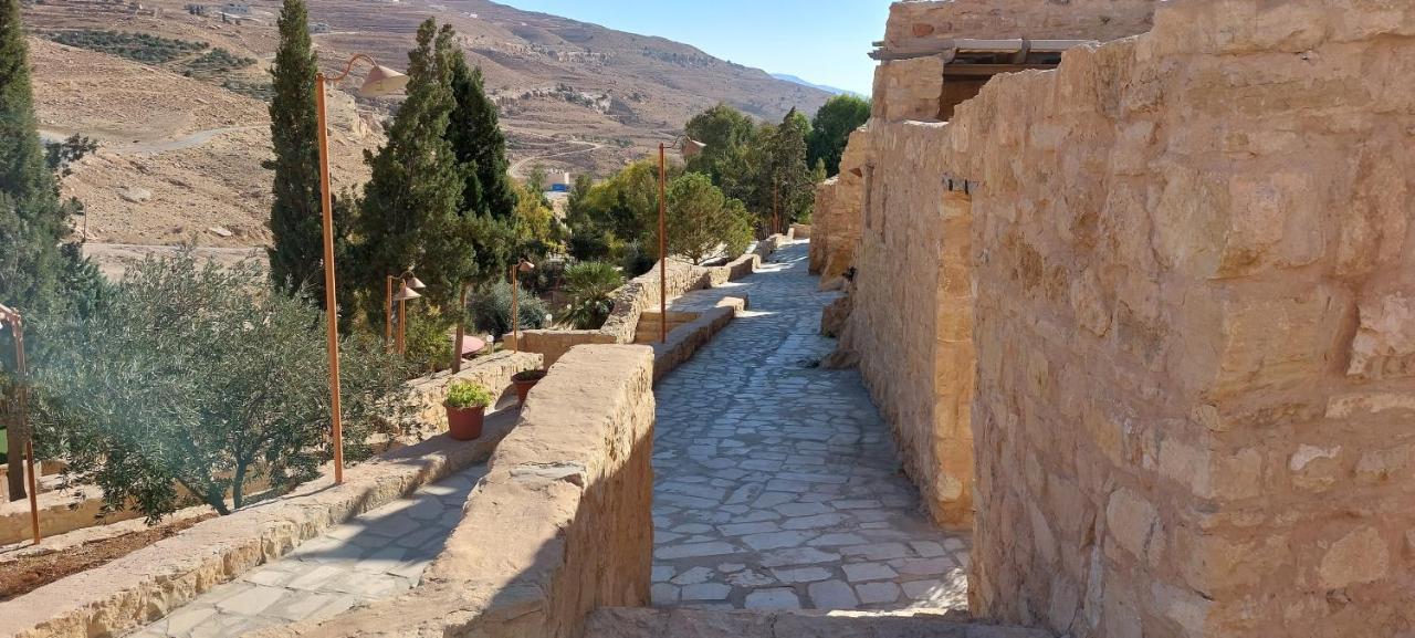 Hayat Zaman Hotel And Resort Petra Вади Муса Екстериор снимка
