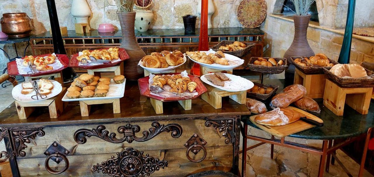 Hayat Zaman Hotel And Resort Petra Вади Муса Екстериор снимка