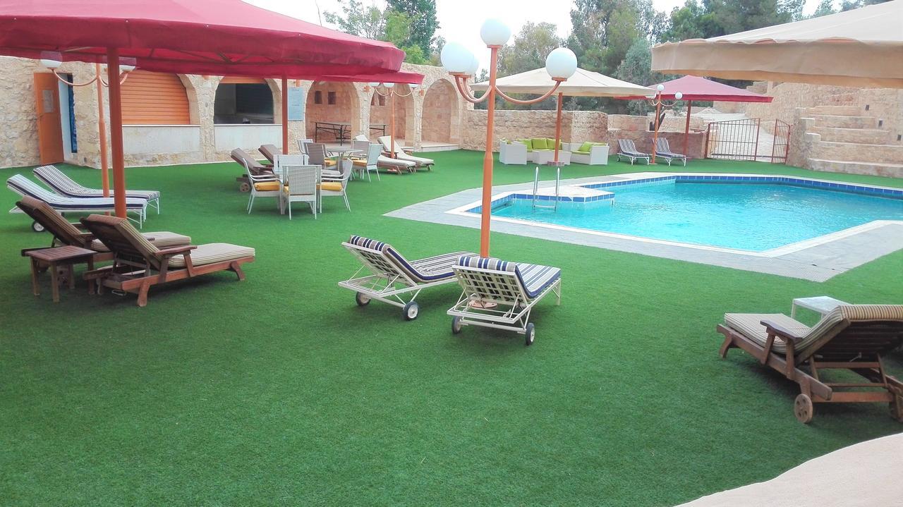 Hayat Zaman Hotel And Resort Petra Вади Муса Екстериор снимка